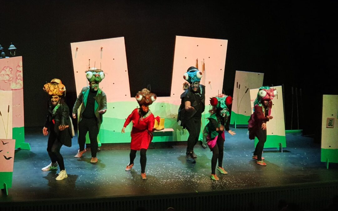 Clown, titelles, dansa i música envaeixen l’escenari del Teatre La Bòbila amb l’espectacle “Mos-kids”
