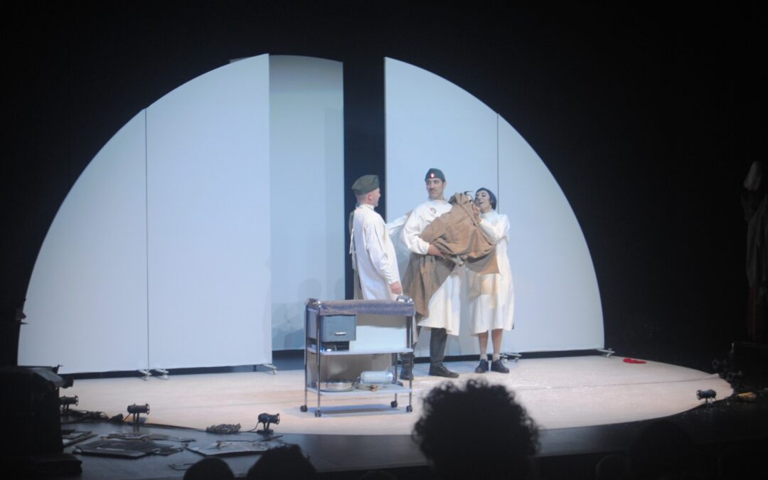 “Laika” emociona el públic del Teatre La Bòbila amb la història de la primera gosseta astronauta