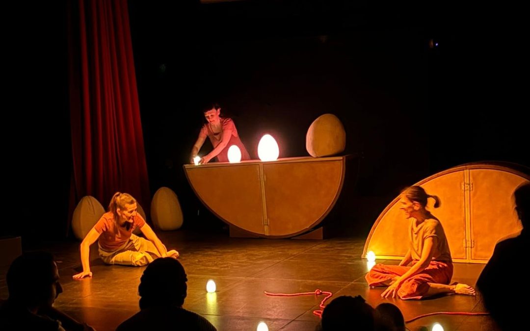 “KL’AA, la teva cançó” captiva la petita infància en una experiència única al Teatre La Bòbila