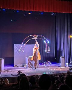 el-professor-bromera-teatre-la-bobila